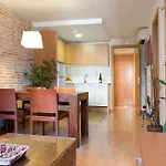 Bcn House Apartman *